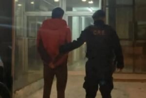 Detuvieron en Venado Tuerto a un jóven que intentó ingresar a una vivienda, amenazó a la propietaria y portaba un cuchillo