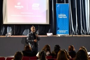 Más de 500 alumnos de los últimos años de nivel secundario de Venado Tuerto participaron de las charlas sobre seguridad vial
