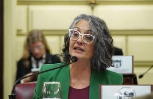 Media sanción al proyecto de la Diputada Bellatti para proteger a las familias y prevenir estafas en la construcción de viviendas industrializadas en Santa Fe