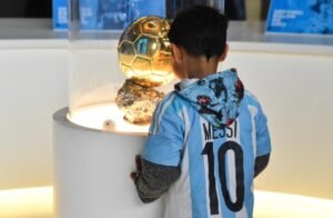 “Instantáneas de Gloria”: La muestra oficial de Messi llega a Venado Tuerto