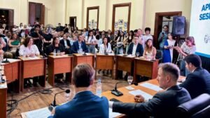 Mientras se debatía Uber, un Concejal de Venado Tuerto lanzó una comparación de proyectos presentados