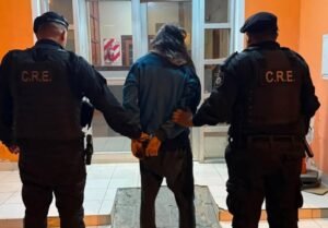 El intento de robo terminó con un delincuente detenido por vecinos y un policía lesionado en Venado Tuerto