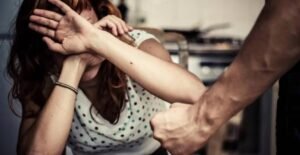 Imputaron a un hombre por delitos cometidos en perjuicio de su expareja y de dos personas del entorno de ella en Venado Tuerto