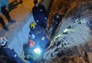 Accidentes durante la madrugada en Venado Tuerto: una motociclista terminó dentro de una cuneta