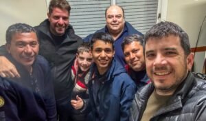 Emotivo recibimiento en Venado Tuerto para los Bomberos que regresaron de Venezuela tras colaborar en el operativo por el terremoto