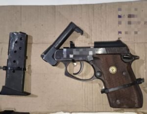 Encuentran un arma de fuego tras una persecución en Venado Tuerto