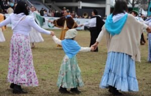 El Gran Pericón Nacional fue parte de una emotiva celebración en la pista central de ExpoVenado