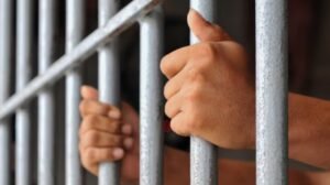 Condenaron a once años y seis meses de prisión a un hombre que le disparó con una escopeta a un policía en Villa Cañás