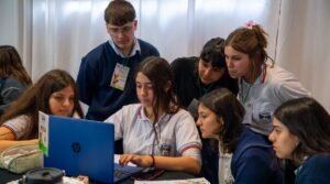 Ecoideatón 2026: Estudiantes de 11 instituciones educativas de Venado Tuerto presentaron proyectos innovadores con tetra pak