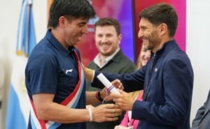 El venadense Guillermo Osorio fue reconocido por el Gobernador Pullaro junto a los demás deportistas que representaron a Santa Fe en los Juegos Suramericanos