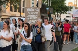 Venado Tuerto se manifestó para pedir justicia por Nancy Godoy, la docente asesinada en Corrientes